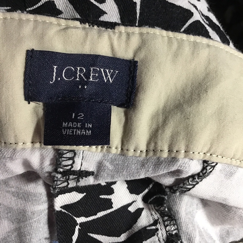 J. CREW WOMENS CHINO SHORTS SIZE 12 BLACK / WHITE 100% COTTON INSEAM 5. RISE 8 - Picture 8 of 10